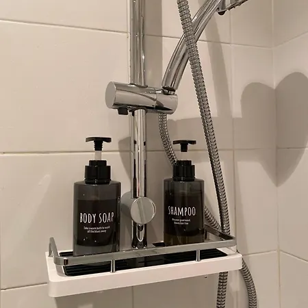 Cool Flat - Private Parking & Rooftop Terrace *