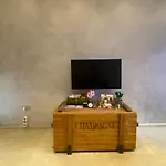 Cool Flat - Private Parking & Rooftop Terrace *