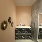 Cool Flat - Private Parking & Rooftop Terrace *