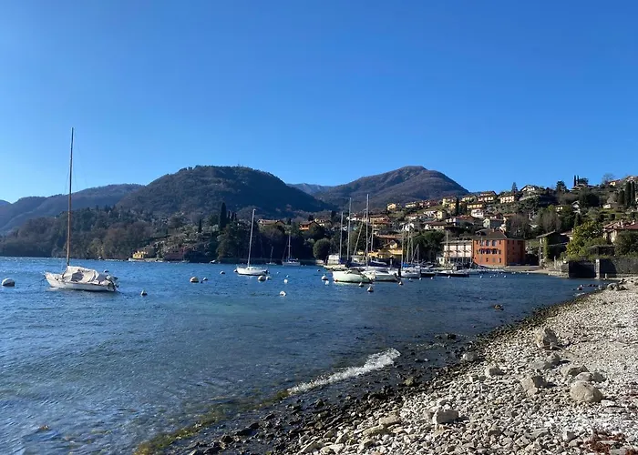 Cool Flat - Private Parking & Rooftop Terrace