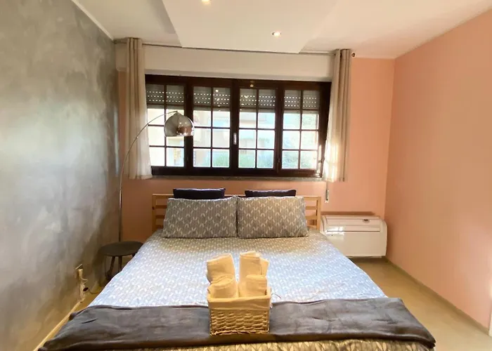 Дом отдыха Cool Flat - Private Parking & Rooftop Terrace