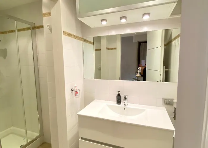 Cool Flat - Private Parking & Rooftop Terrace Дом отдыха