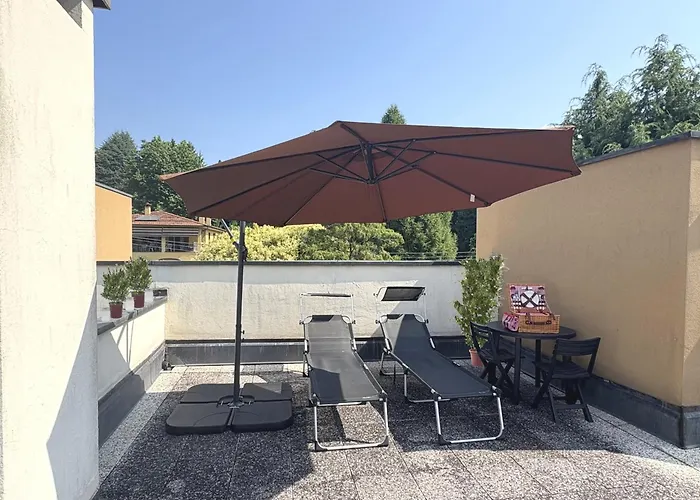 Дом отдыха Cool Flat - Private Parking & Rooftop Terrace Белладжо