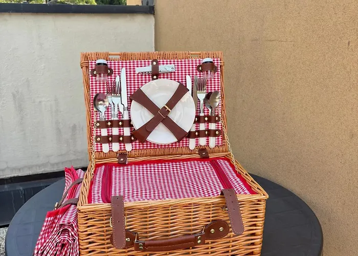 Дом отдыха Cool Flat - Private Parking & Rooftop Terrace *